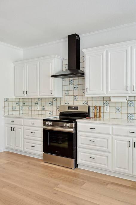 Wellness Oasis 5Br W Pool + Huge Yard + Fire Pit Villa Sachse Екстериор снимка