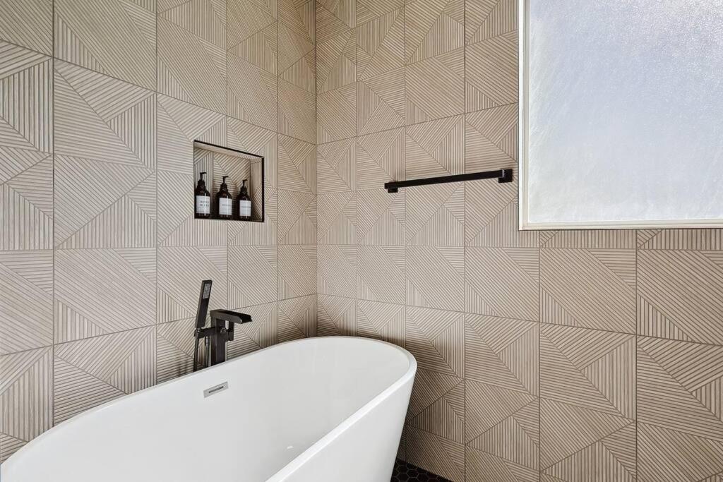 Wellness Oasis 5Br W Pool + Huge Yard + Fire Pit Villa Sachse Екстериор снимка