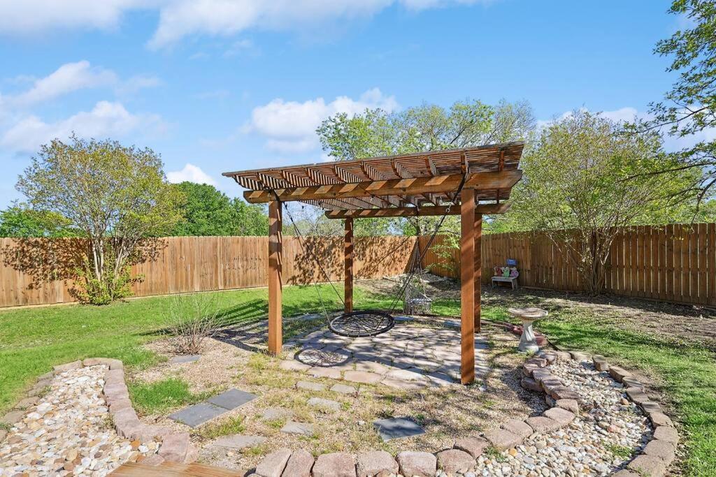 Wellness Oasis 5Br W Pool + Huge Yard + Fire Pit Villa Sachse Екстериор снимка